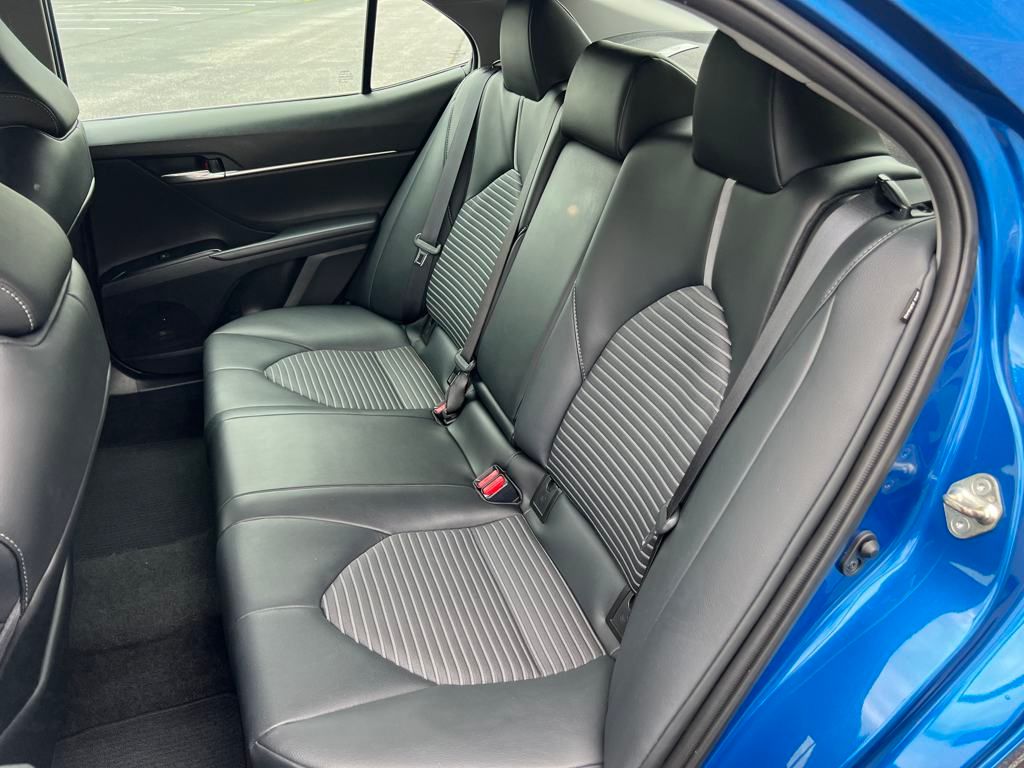 Vehicle image 17 of 24