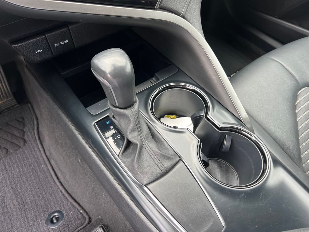 Vehicle image 11 of 24