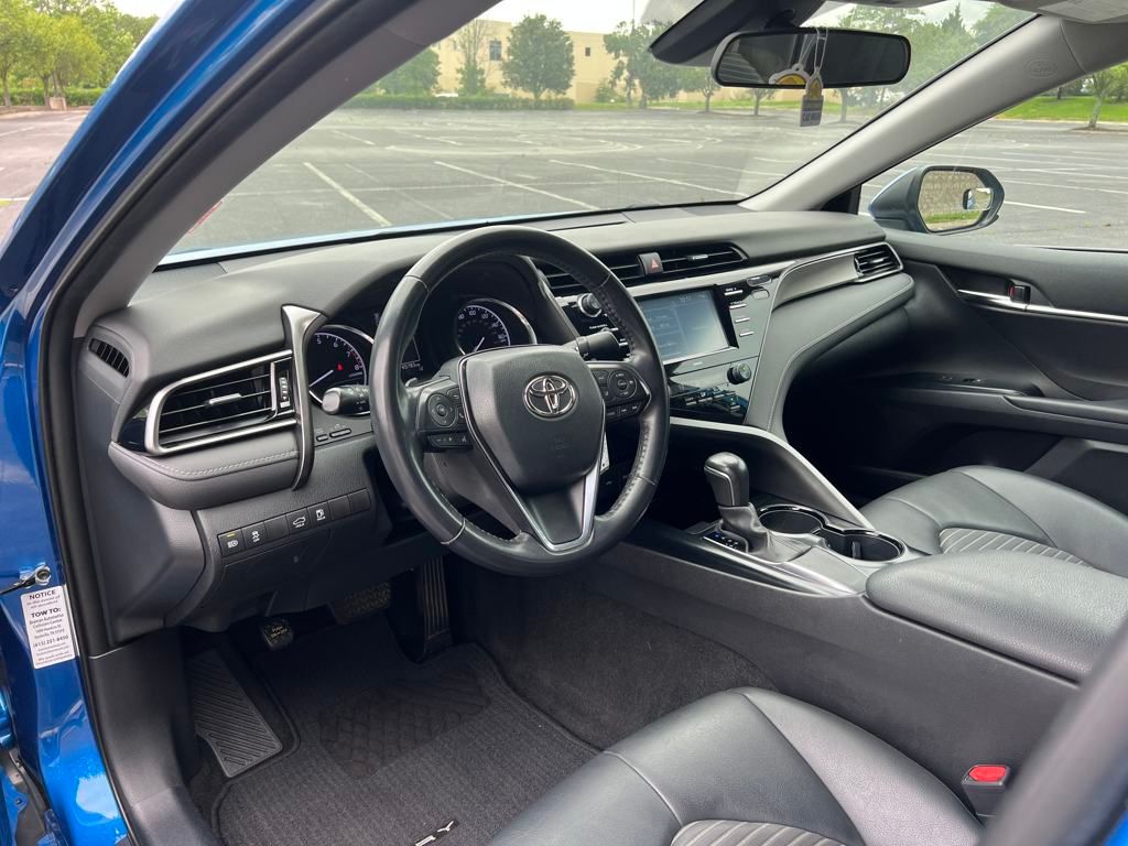 Vehicle image 16 of 24