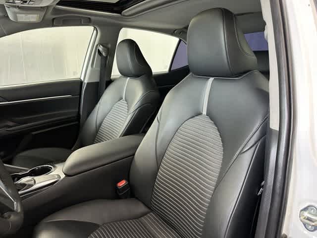 Vehicle image 11 of 25