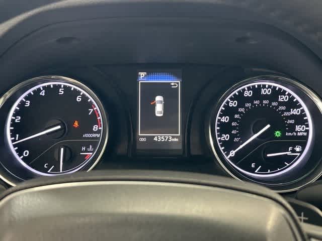 Vehicle image 20 of 25