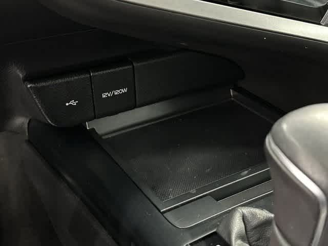 Vehicle image 23 of 25