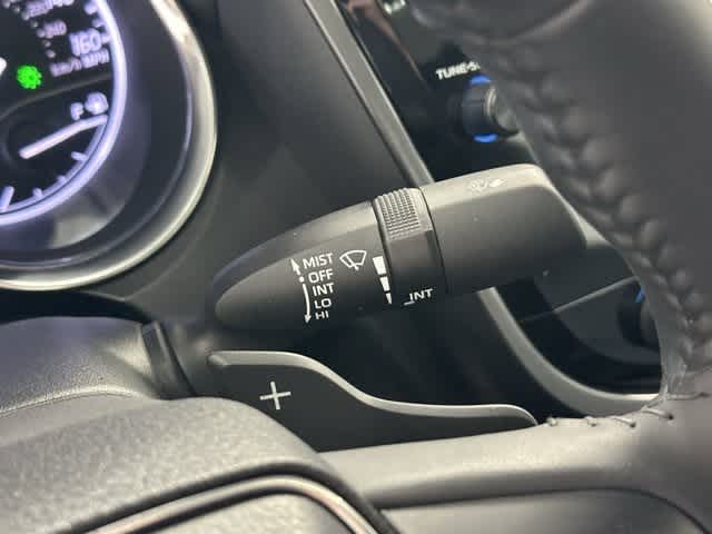 Vehicle image 19 of 25
