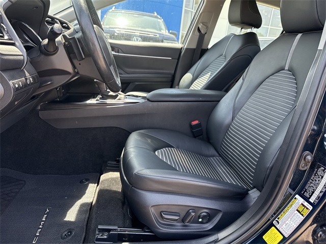 Vehicle image 10 of 25