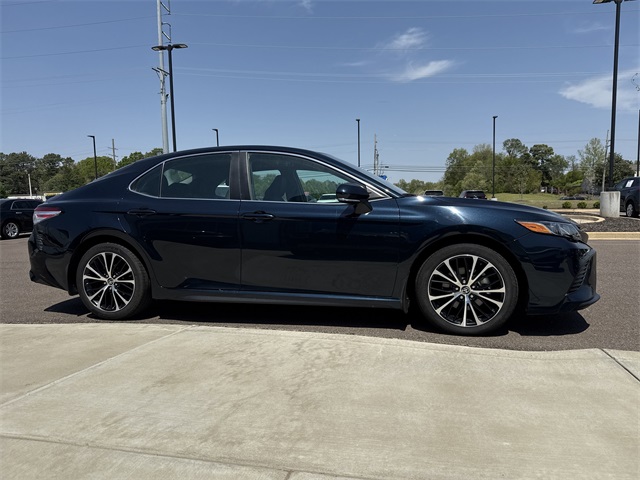 Vehicle image 8 of 25