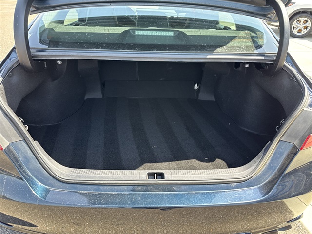 Vehicle image 13 of 25