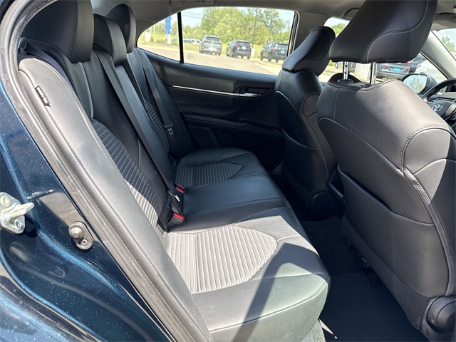 Vehicle image 14 of 25