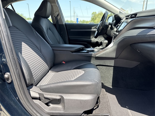 Vehicle image 15 of 25
