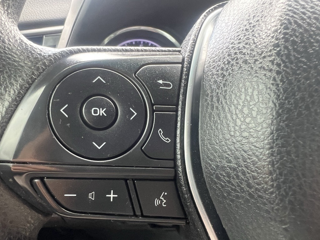 Vehicle image 33 of 37