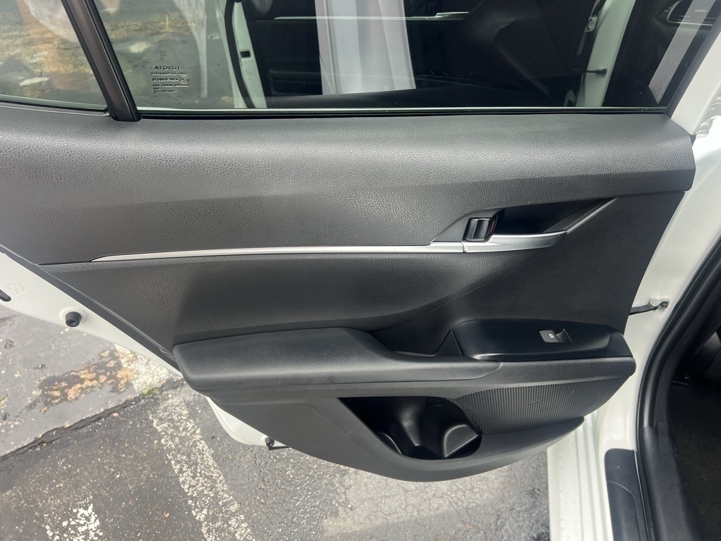 Vehicle image 15 of 37
