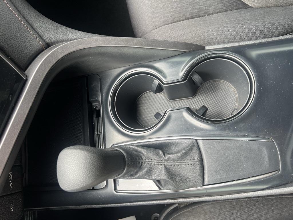 Vehicle image 26 of 37