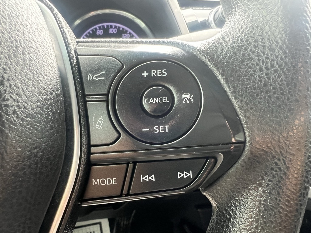 Vehicle image 31 of 37