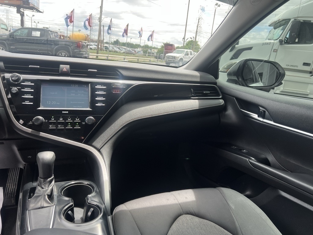Vehicle image 18 of 37