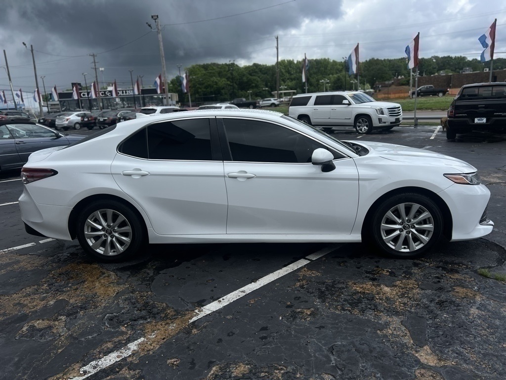 Vehicle image 6 of 37