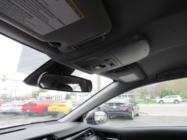Vehicle image 16 of 21