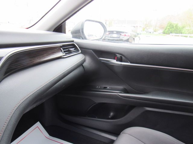 Vehicle image 15 of 21