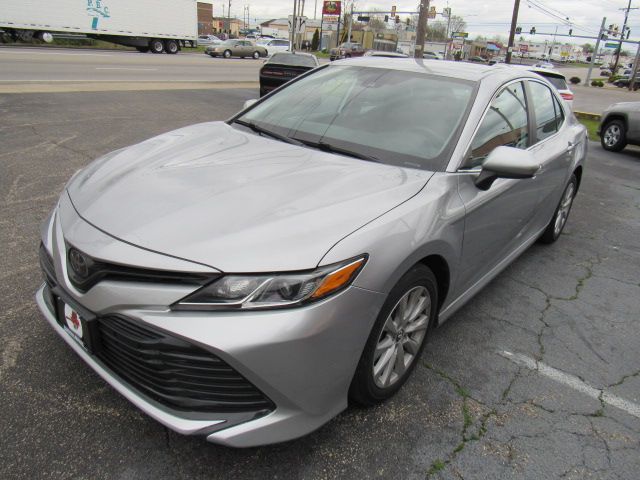 Vehicle image 4 of 21