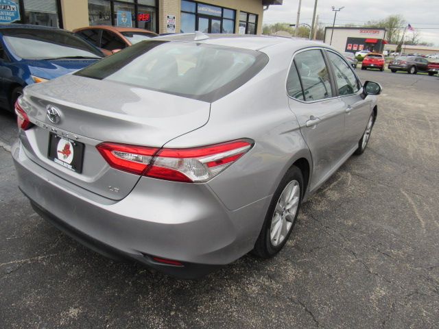 Vehicle image 7 of 21