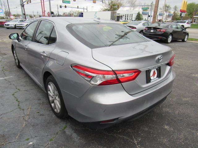 Vehicle image 5 of 21