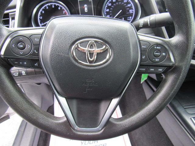 Vehicle image 19 of 21