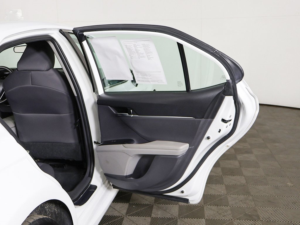 Vehicle image 19 of 60
