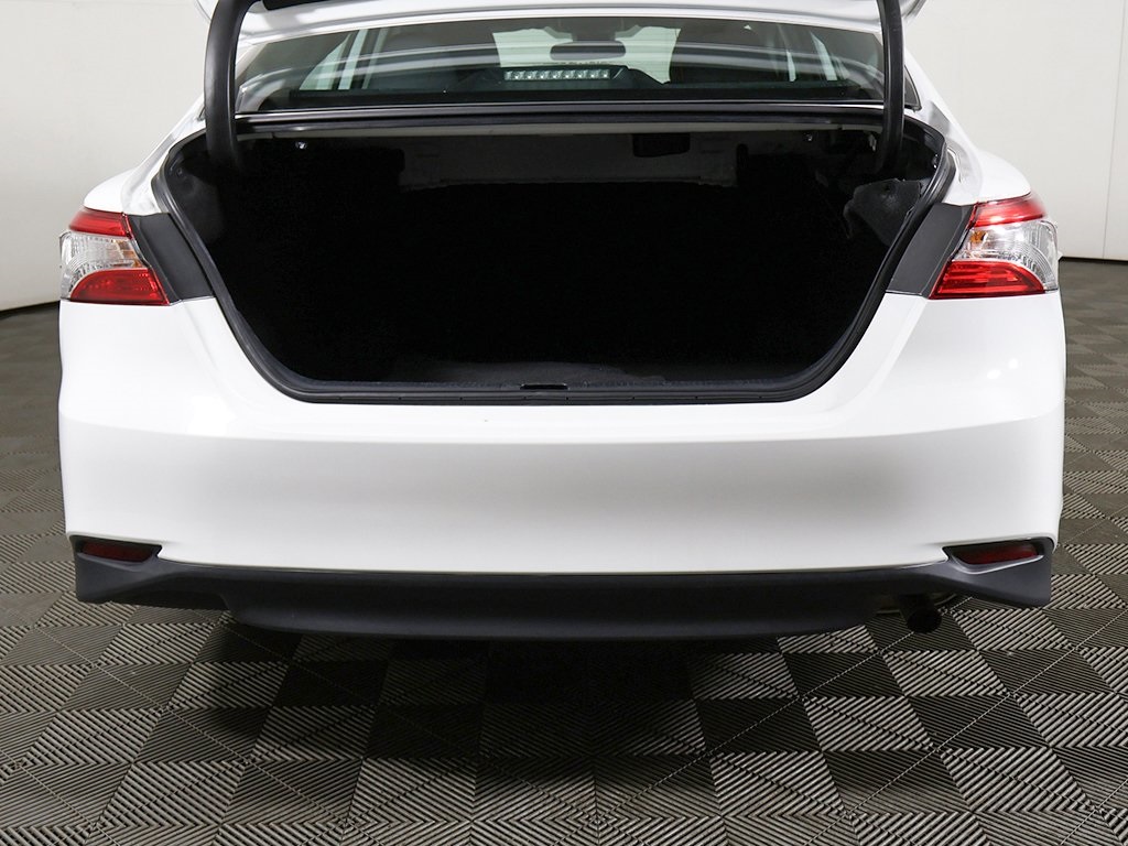 Vehicle image 9 of 60