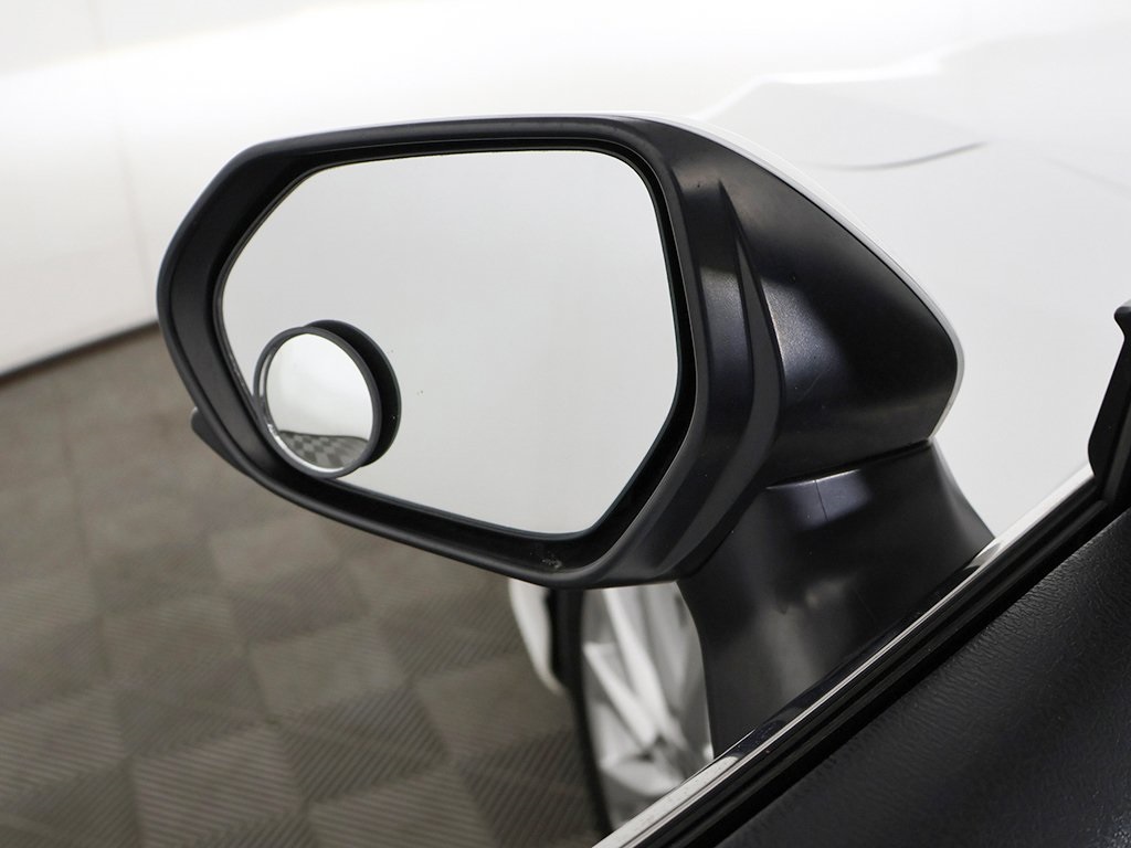 Vehicle image 26 of 60