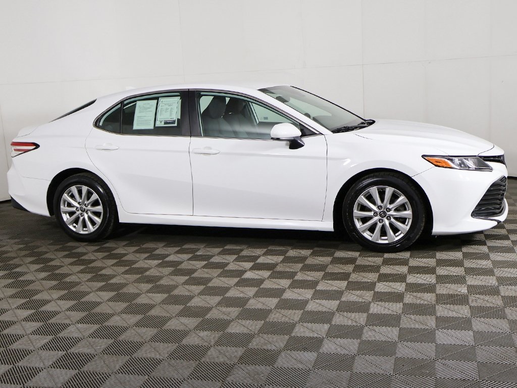 Vehicle image 6 of 60