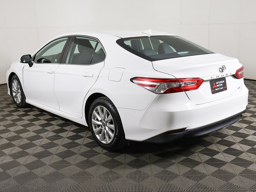 Vehicle image 10 of 60