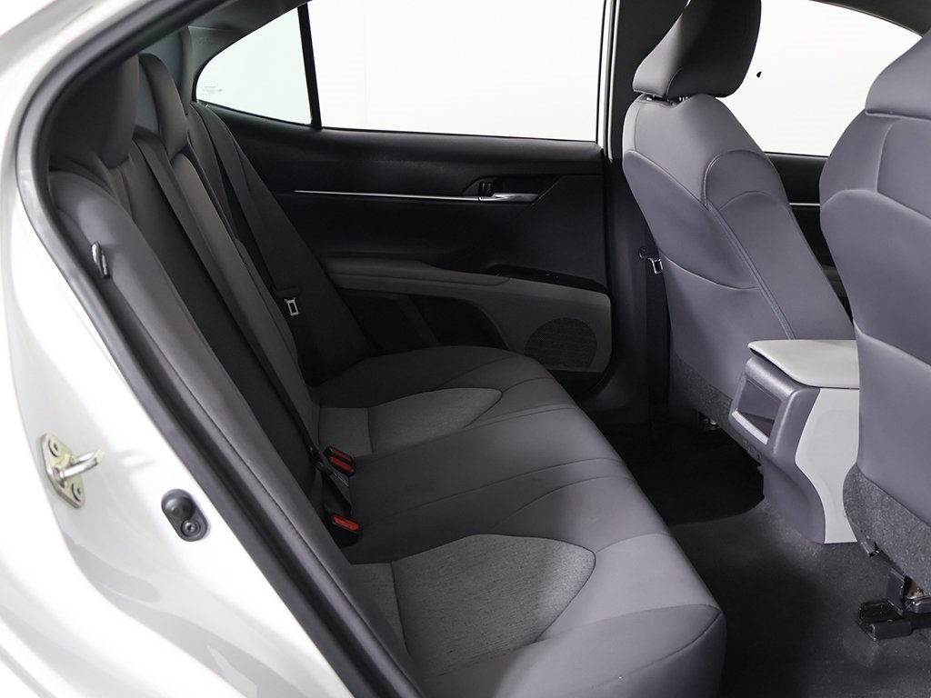 Vehicle image 25 of 60