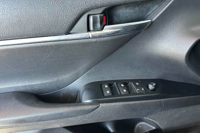Vehicle image 11 of 25