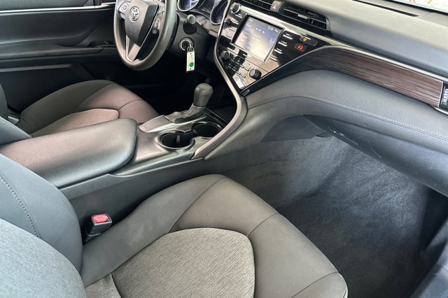 Vehicle image 15 of 25