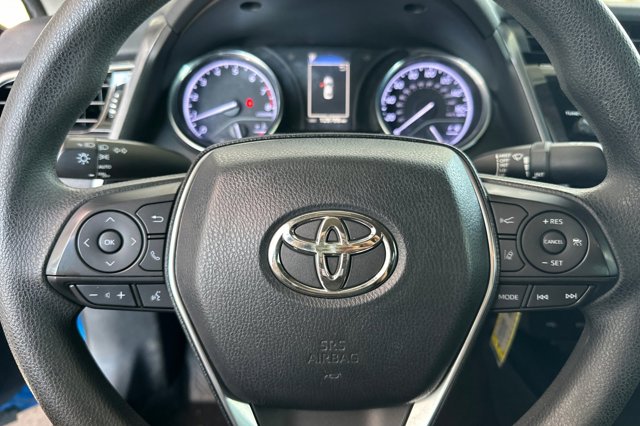 Vehicle image 21 of 25
