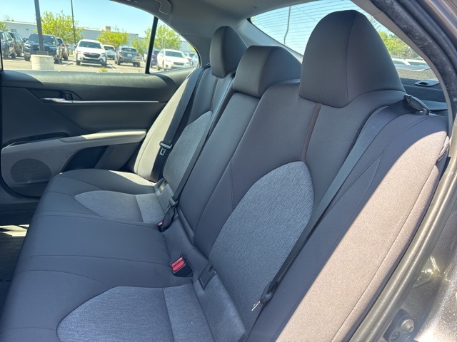 Vehicle image 15 of 29