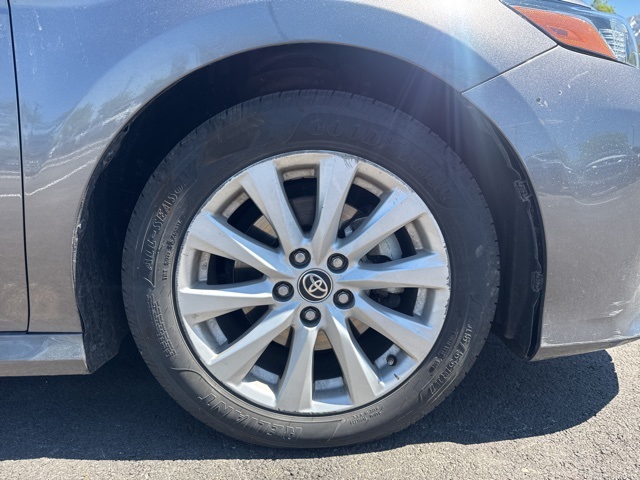 Vehicle image 10 of 29