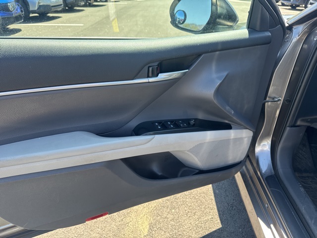 Vehicle image 16 of 29
