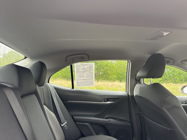 Vehicle image 10 of 20