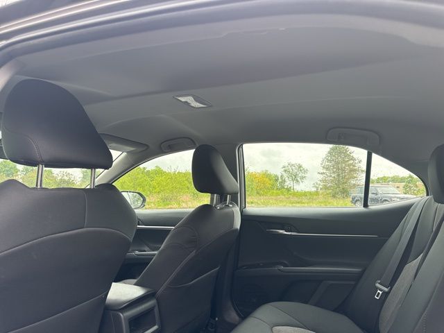 Vehicle image 9 of 20