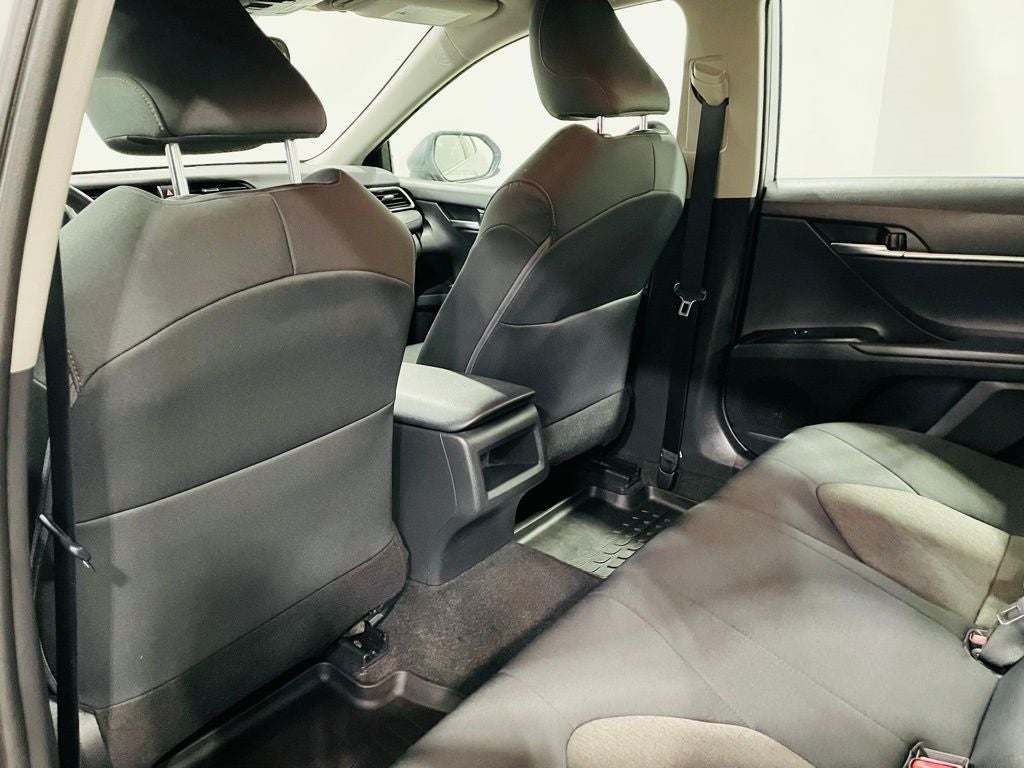 Vehicle image 23 of 62