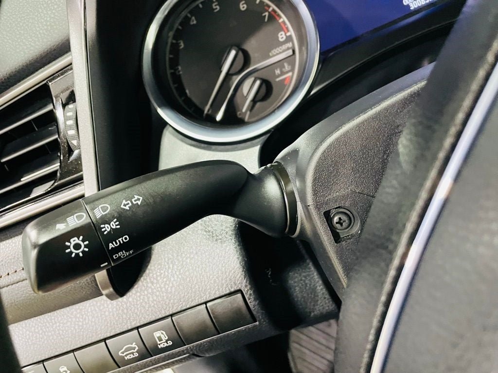 Vehicle image 35 of 62