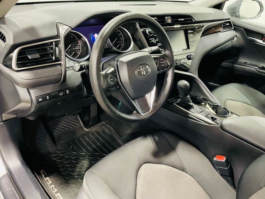 Vehicle image 20 of 62