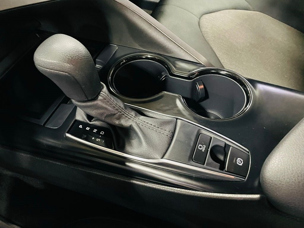Vehicle image 37 of 62