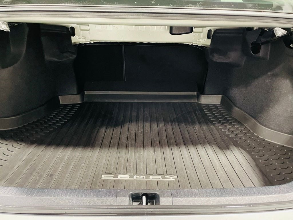 Vehicle image 27 of 62