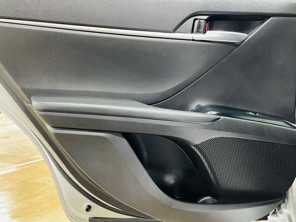 Vehicle image 26 of 62
