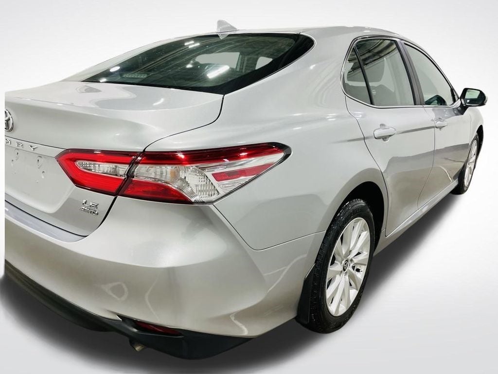 Vehicle image 11 of 62