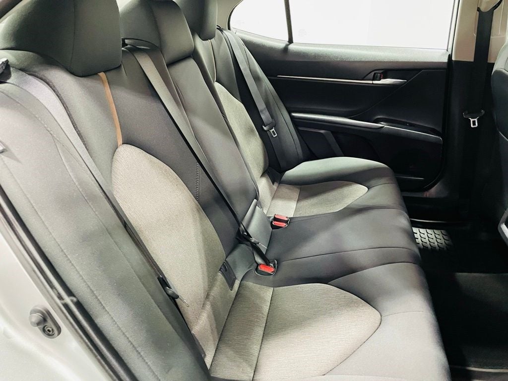 Vehicle image 28 of 62