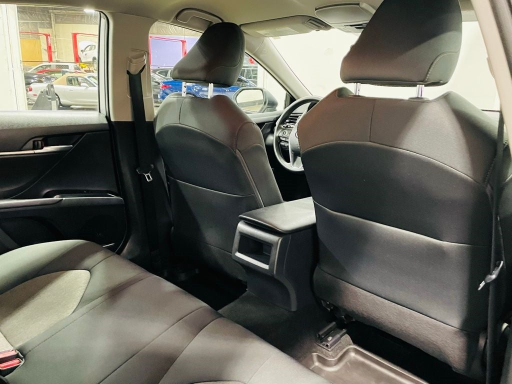 Vehicle image 29 of 62