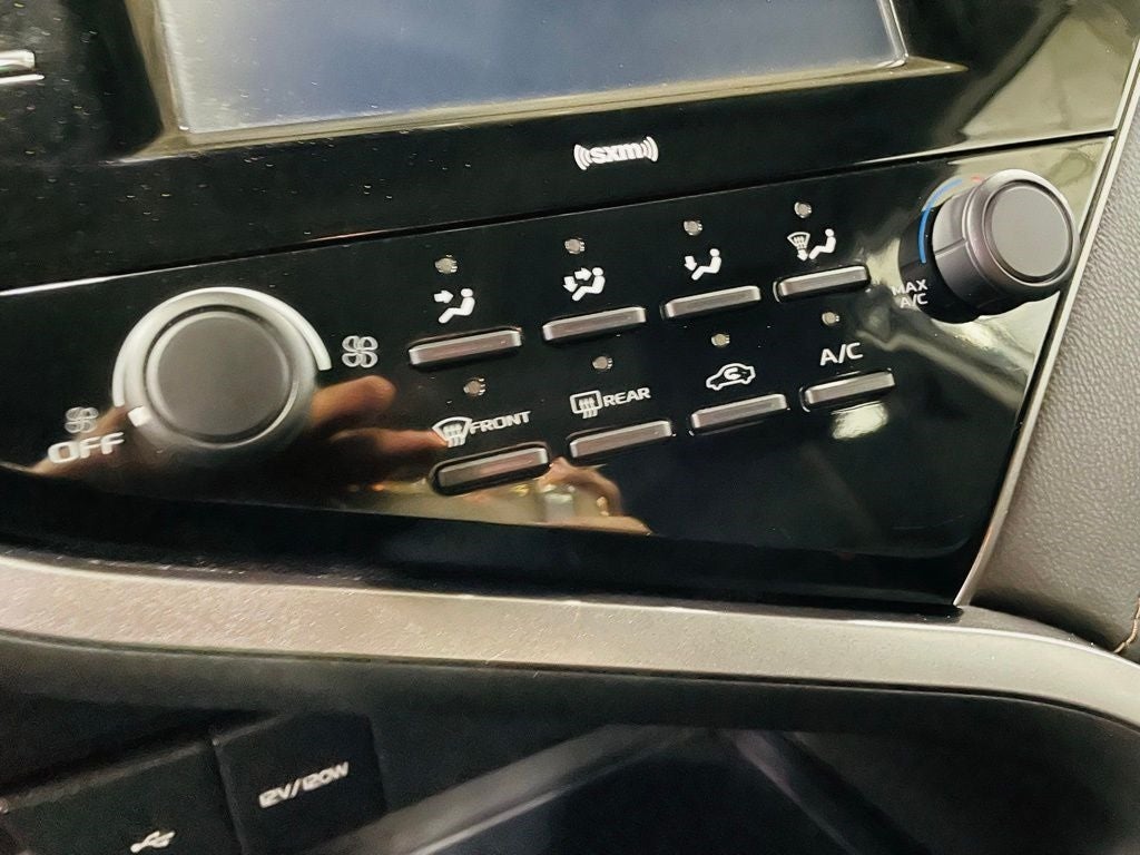 Vehicle image 38 of 62