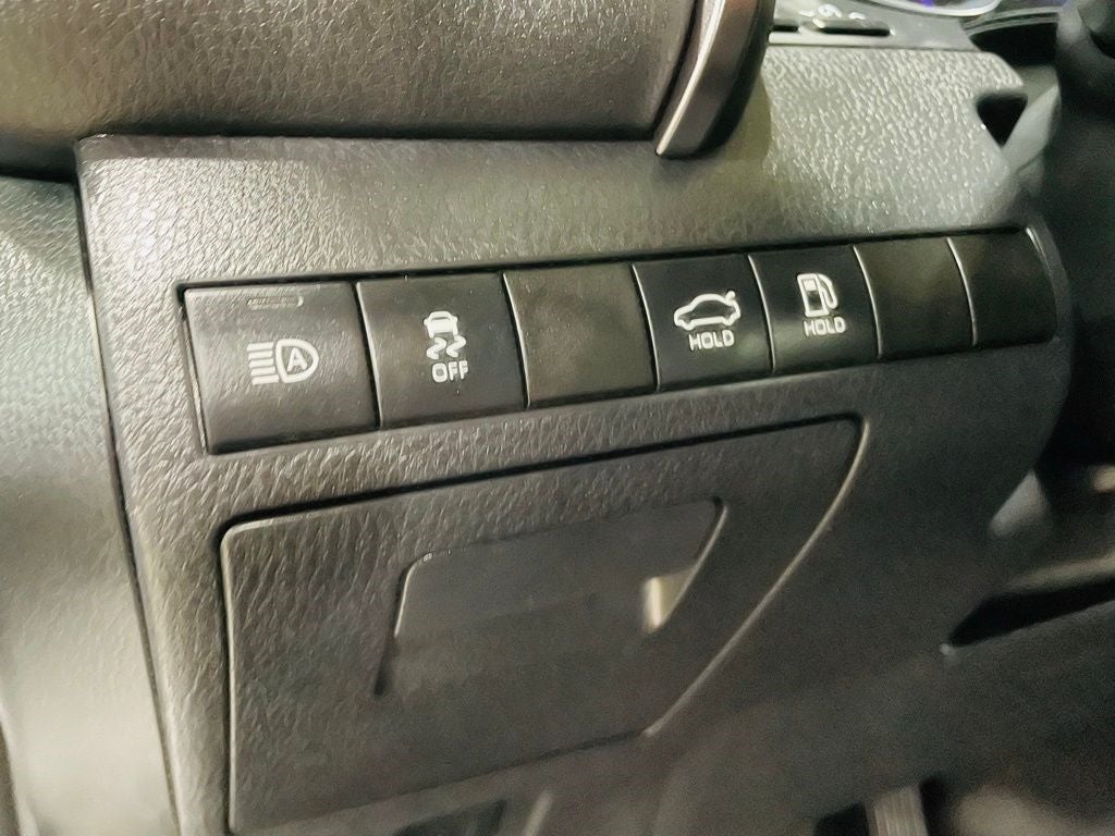 Vehicle image 33 of 62