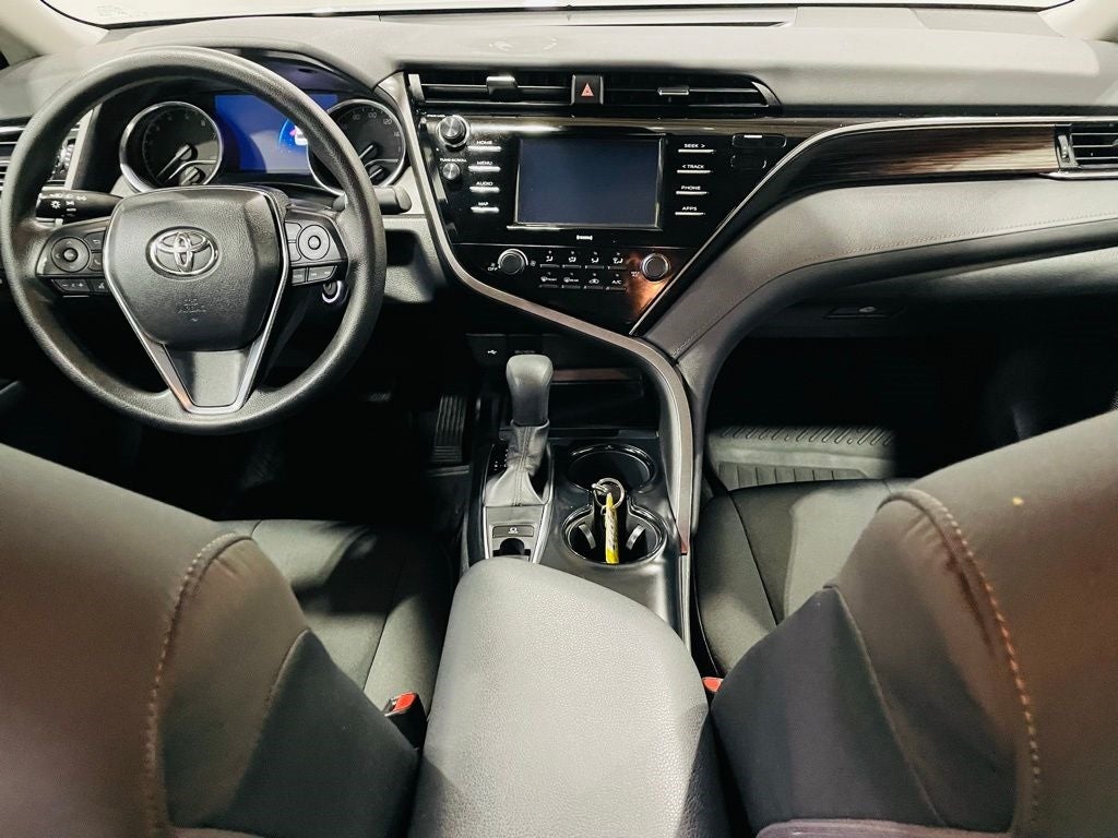 Vehicle image 21 of 62